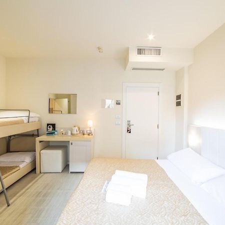 Ferretti Beach Hotel Ρίμινι Εξωτερικό φωτογραφία