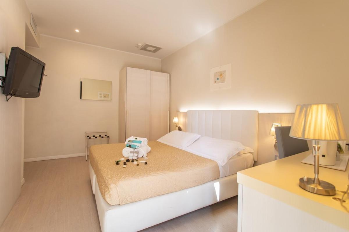 Ferretti Beach Hotel Ρίμινι Εξωτερικό φωτογραφία