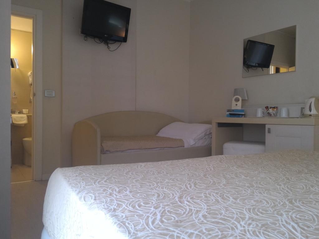 Ferretti Beach Hotel Ρίμινι Εξωτερικό φωτογραφία