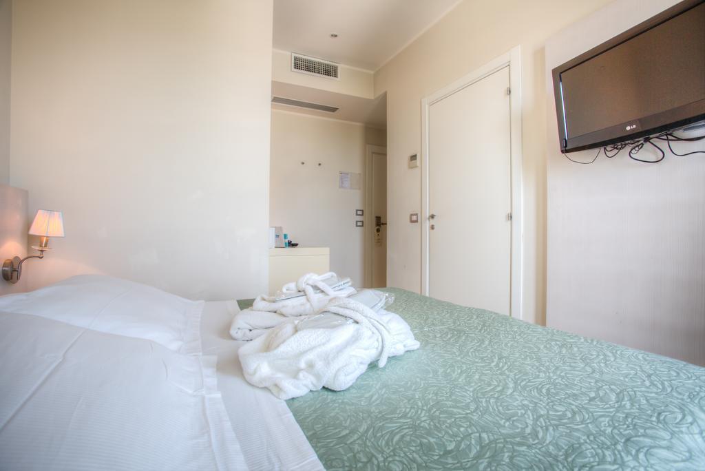 Ferretti Beach Hotel Ρίμινι Εξωτερικό φωτογραφία