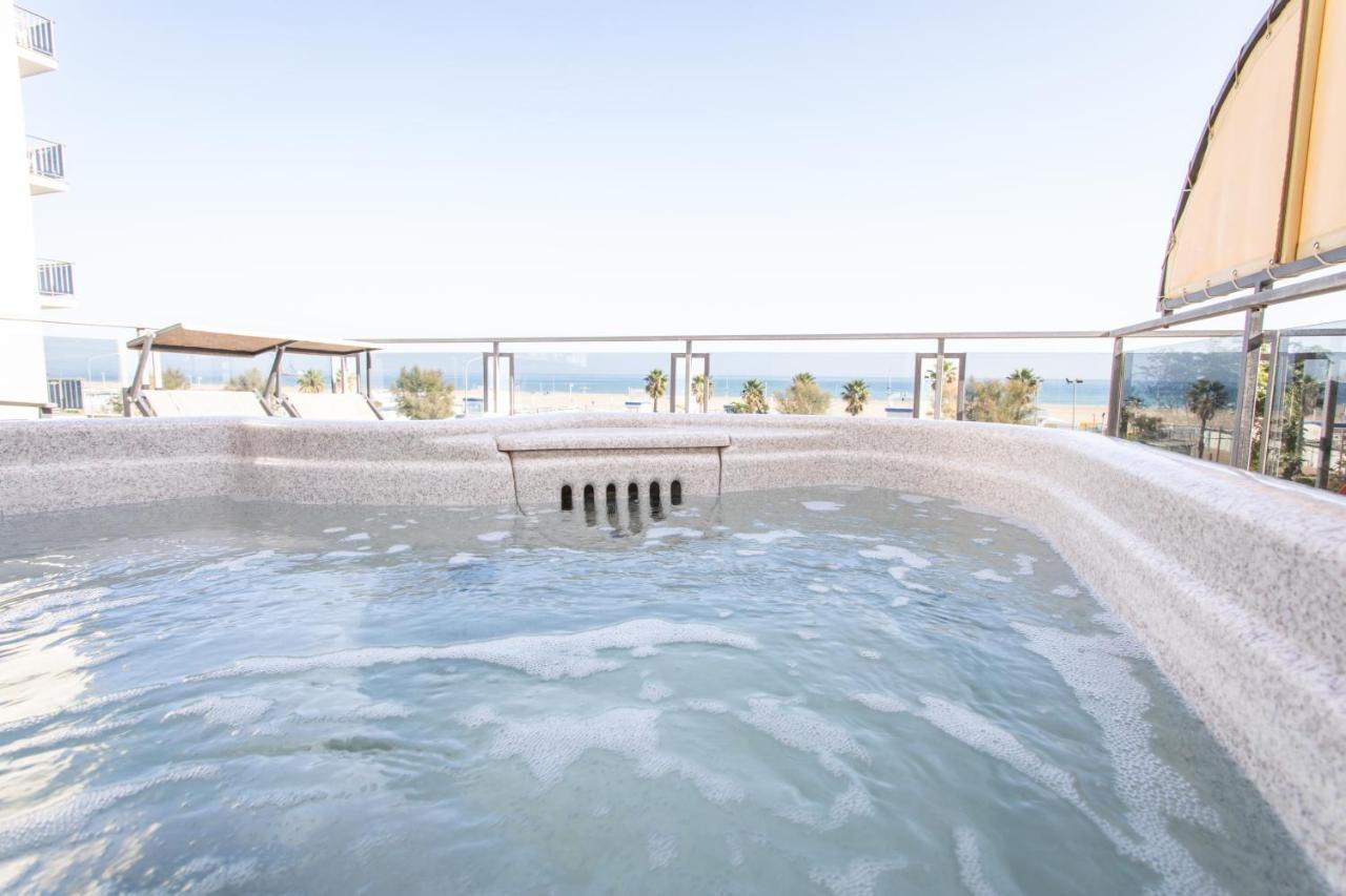 Ferretti Beach Hotel Ρίμινι Εξωτερικό φωτογραφία