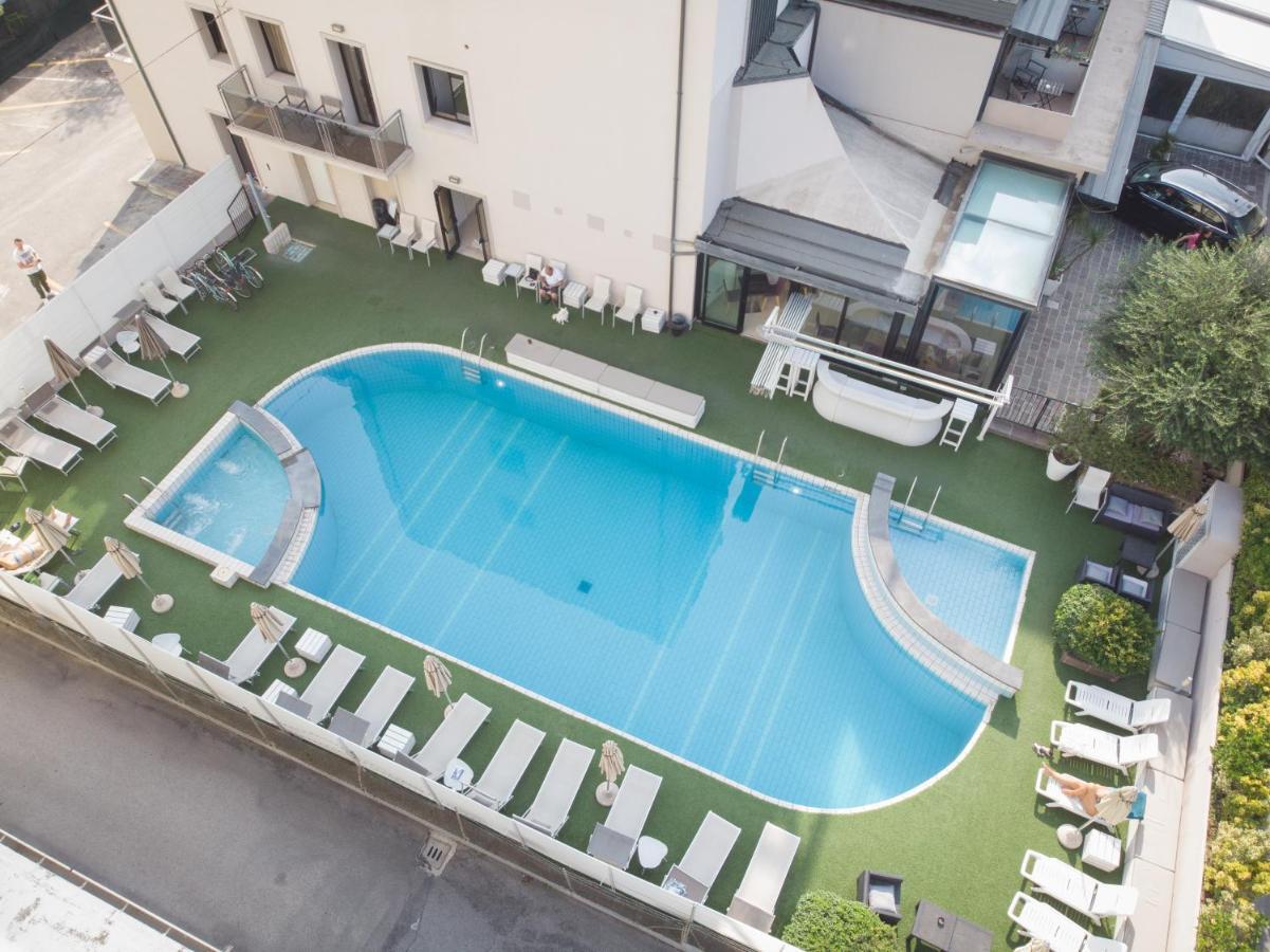 Ferretti Beach Hotel Ρίμινι Εξωτερικό φωτογραφία